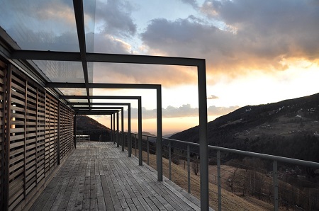 Czy warto mieć pergolę tarasową?